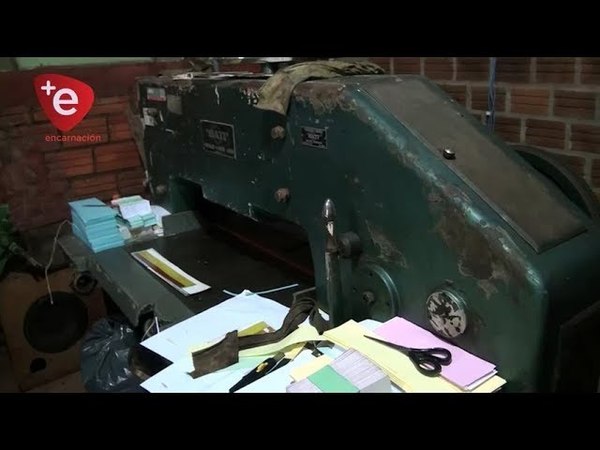 A PESAR DE LOS AÑOS, MÁQUINAS ANTIGUAS DE IMPRENTAS SIGUEN OPERANDO