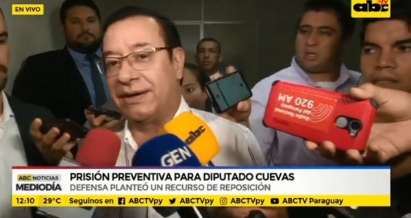 Cuevas dice que es inocente y que no se fugará