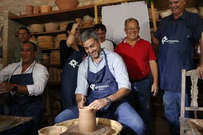 Financiamiento Político: “ Si va a sumar para fortalecer acciones, adelante”, dice Abdo