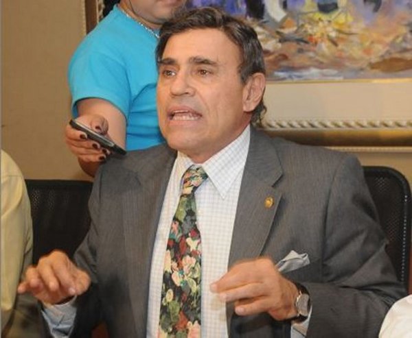 Felippo ganó 3 millonarios contratos de la ANDE desde que asumió Marito