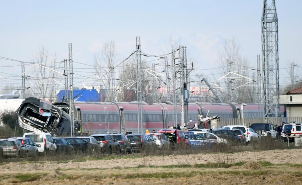 Tren descarrilado en Italia deja dos muertos y 27 heridos