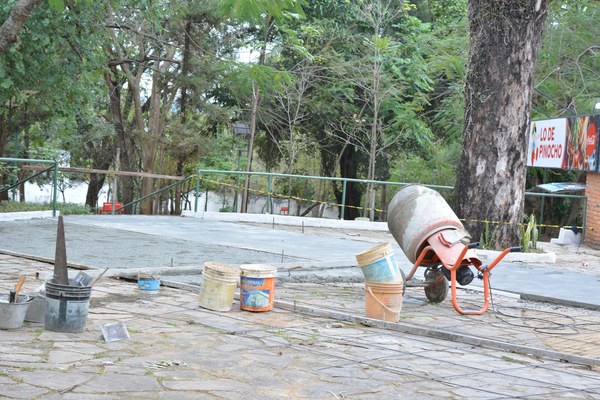 Municipalidad de San Bernardino realiza mejoras en la Plaza Gral. Caballero | Info Caacupe