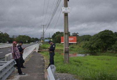 Hallan un cadáver en arroyo de Ypacaraí | Info Caacupe