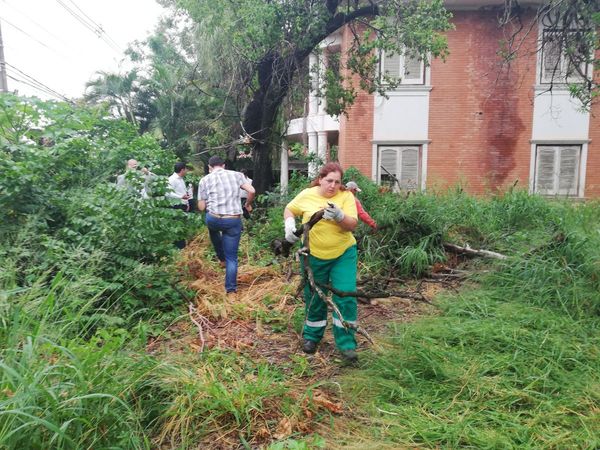 Funcionarios ingresaron a la mansión abandonada de la ex escribana Mayor