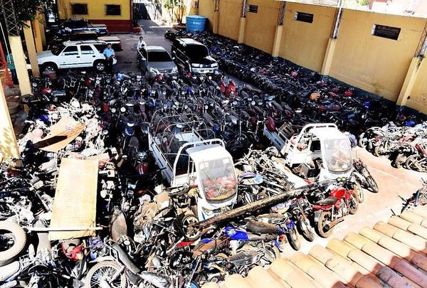 Policía destruirá todas las motos y autos abandonados en comisarías