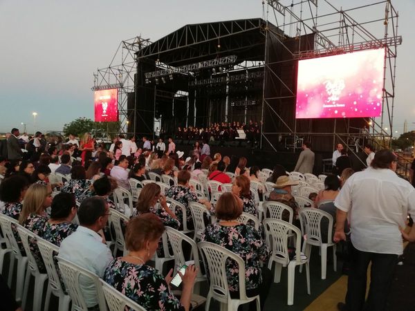 "Noche de Paz.... Noche de Amor" se denomina el concierto de Navidad en la explanada del Palacio de López