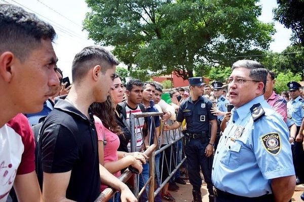 Ministro del Interior insta a aspirantes a respetar reglamentos de la Policía