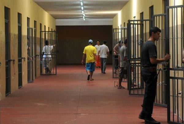 Reo es víctima de arma blanca en medio de una riña