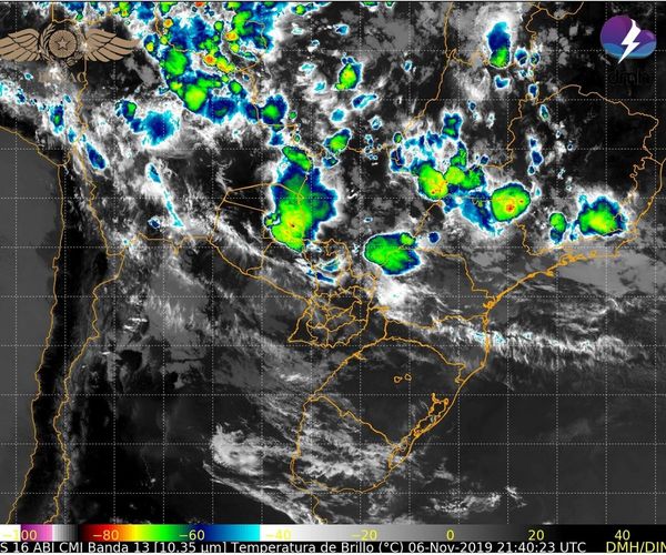 Lluvias con tormentas eléctricas moderadas a fuertes