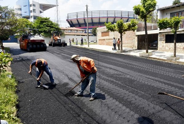 Gobierno apresura restauración de asfaltos alrededor de la Nueva Olla