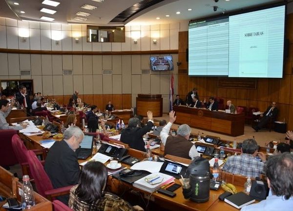 5 molinetes Intentaran impedir fuga de planilleros en el Congreso