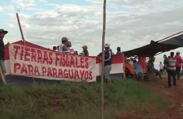 Luego de 3 horas de negociación acuerdan desalojo pacífico en Caaguazú
