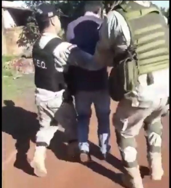 Hombre es detenido por gritar a Mario Abdo "vende patria"
