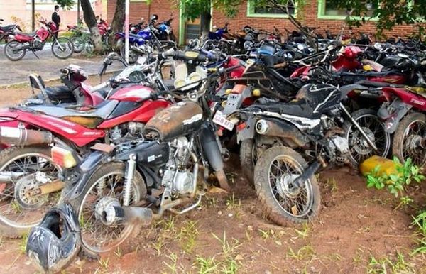 Concejales instan a Nenecho eliminación de motos chatarras de corralones