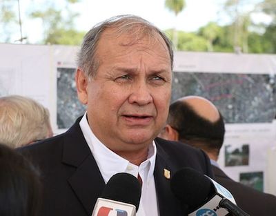 Fiscalia allana gabinete de intendente por supuestos cobros irregulares en adjudicaciones