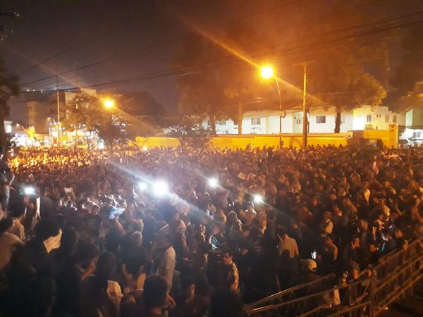 Opositores repudian fraude electoral y se manifiestan frente al TSJE. | Info Caacupe
