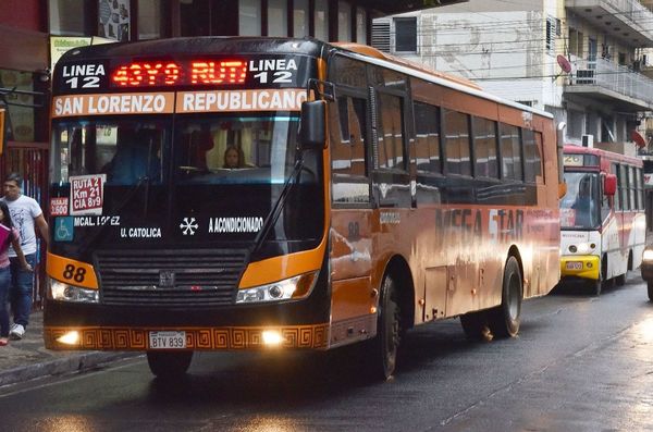 Regulada de buses se normalizará este martes