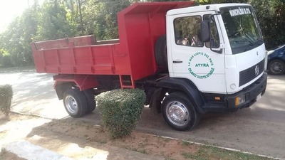 Municipalidad de Atyrá felicita a funcionario de aseo por mantener impecable el camión tumba | Info Caacupe
