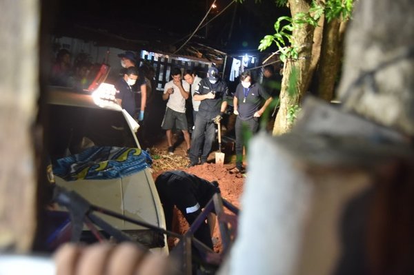 Feminicidio: Hallan cuerpo de una mujer enterrado en el patio de su casa | Info Caacupe