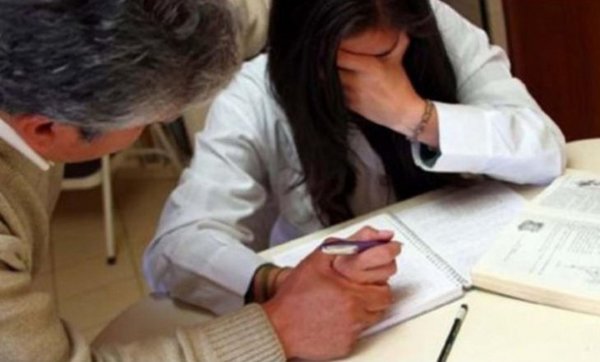 Padres de colegio agropecuario denuncian al director por manosear a sus hijas | Info Caacupe