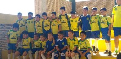 Escuela de Fútbol Semillero Serrano disputó la revancha frente a la Escuela de Fútbol del Club Juventud Cordillerana | Info Caacupe