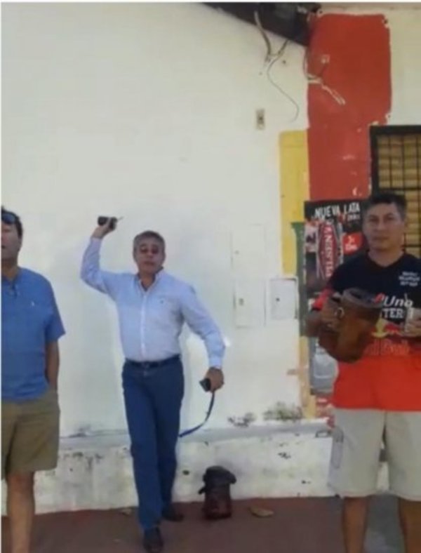 Intendente de San Antonio tiró su guampa a una doña | Info Caacupe