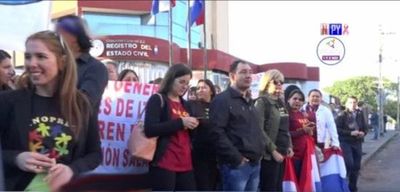 Oficiales van a huelga por 30 días en todo el país