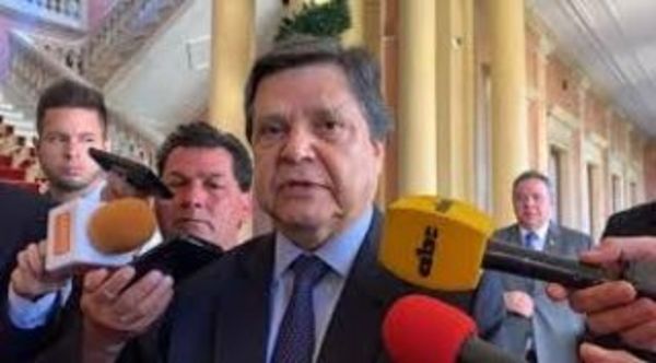 Acevedo asegura que complicidad de guardias para la liberación de presos es evidente