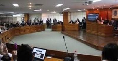 Concejales convocan a sesión extra para aprobar intervención de administración de Ferreiro