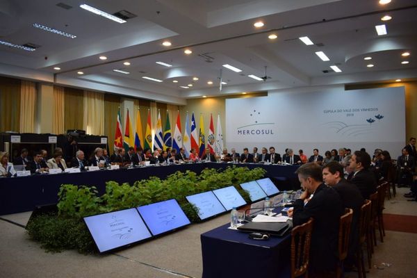 Mario Abdo destaca en Cumbre amistad con Jair Bolsonaro de Brasil
