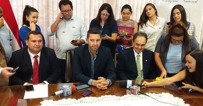 Parlamentarios dan su apoyo a Horacio Cartes