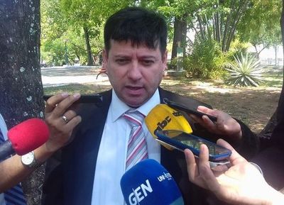 Renuncia secretario privado de Villamayor salpicado por el caso Messer