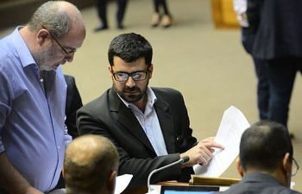 Villarejo denuncia que diputados buscan anular ley de desbloqueo de listas