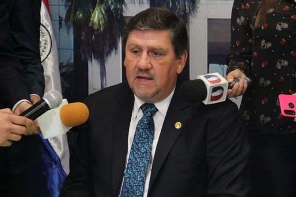 Blas Llano considera inoportuno campaña por Constituyente