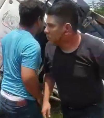 Vehículo de la Policía Nacional vuelca en San Bernardino