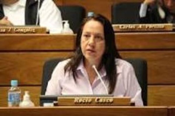 Ex diputada dilata audiencia de imposición de medidas