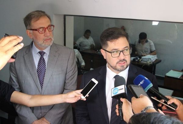 Defensa de Cartes asegura que acusación en Brasil es una etapa inicial