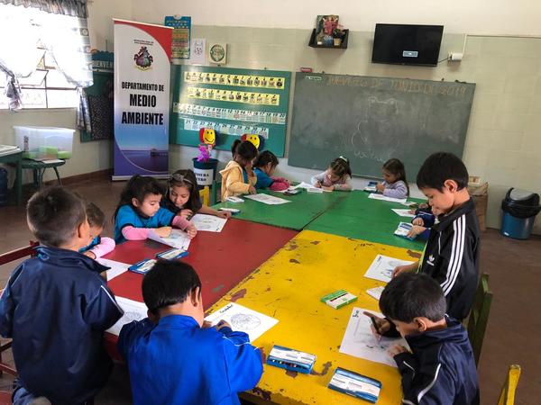 Niños de la Escuela Cristobal Colón también son ”Protectores del Lago” | Info Caacupe