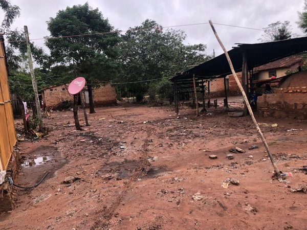 Desborde de arroyos en Caacupé afecta a varias familias | Info Caacupe
