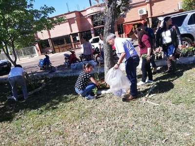 Itacurubi de la Cordillera colabora con el Medio Ambiente | Info Caacupe