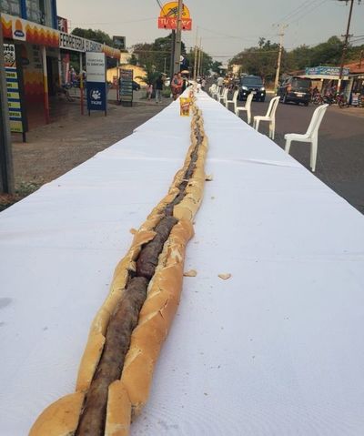 Elaboran el choripán más largo del país, en Altos | Info Caacupe