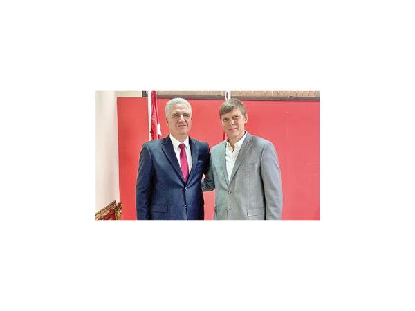 Brunetti busca apoyo de los senadores