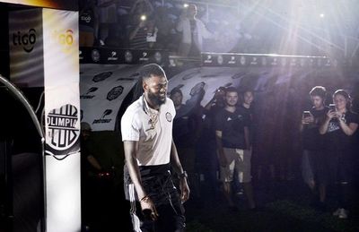 Adebayor resplandece en Para Uno - Deportes - ABC Color