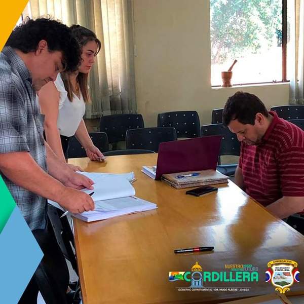 Gobernación de cordillera realiza apertura de sobres | Info Caacupe