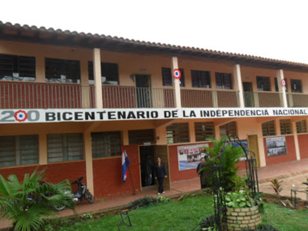 Denuncian falta de transparencia y piden intervenir colegio de Caacupé | Info Caacupe