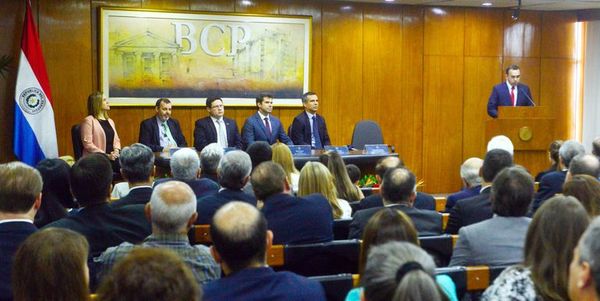 Nuevo director del BCP, de entrada, defendió beneficios de funcionarios - Economía - ABC Color