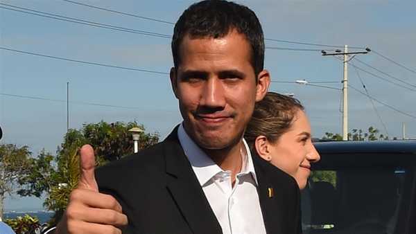 Guaidó regresa a Venezuela y es recibido por una multitud en el aeropuerto | Info Caacupe