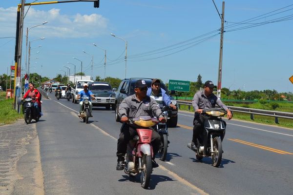 Hasta la PMT viola las leyes de tránsito en Pilar - Nacionales - ABC Color