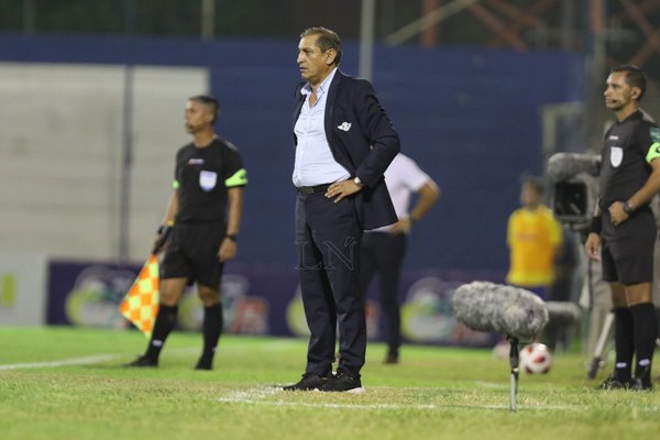 'Al equipo le faltan cosas', admite Ramón Díaz