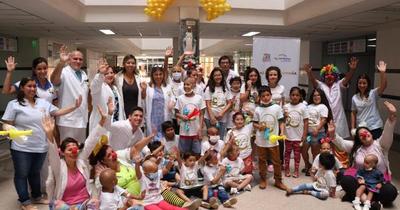 El color del oro, símbolo de la fortaleza ante el Cáncer Infantil